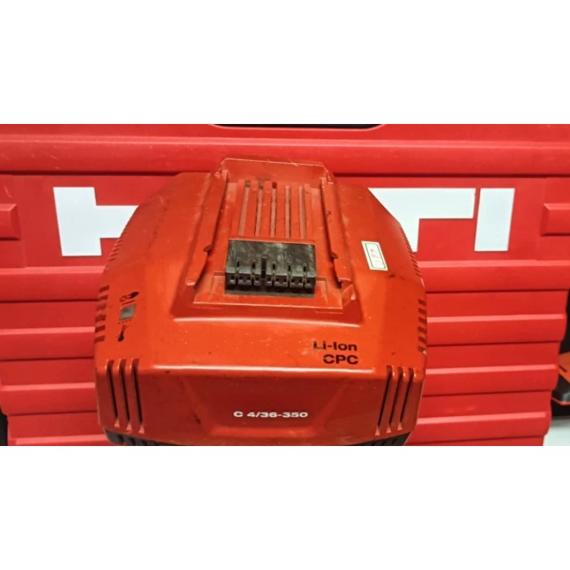 Multi-Voltage Fast Charger C 4 - огляд і ціна Power Tools Voltage